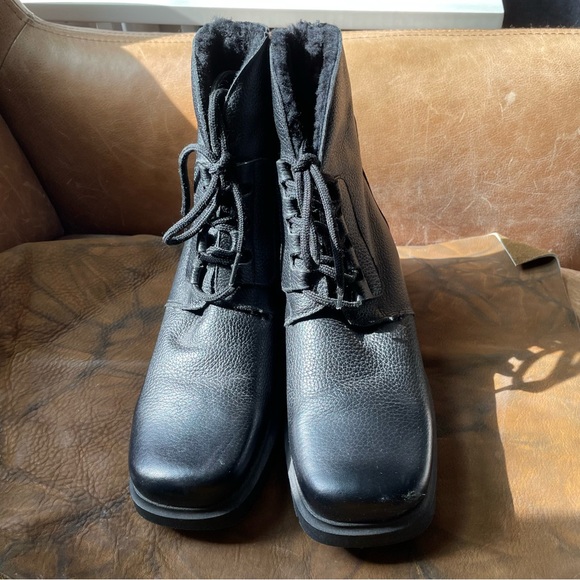 La Canadienne black leather square toe fur lined boots winter fall cozy vintage - Picture 3 of 9